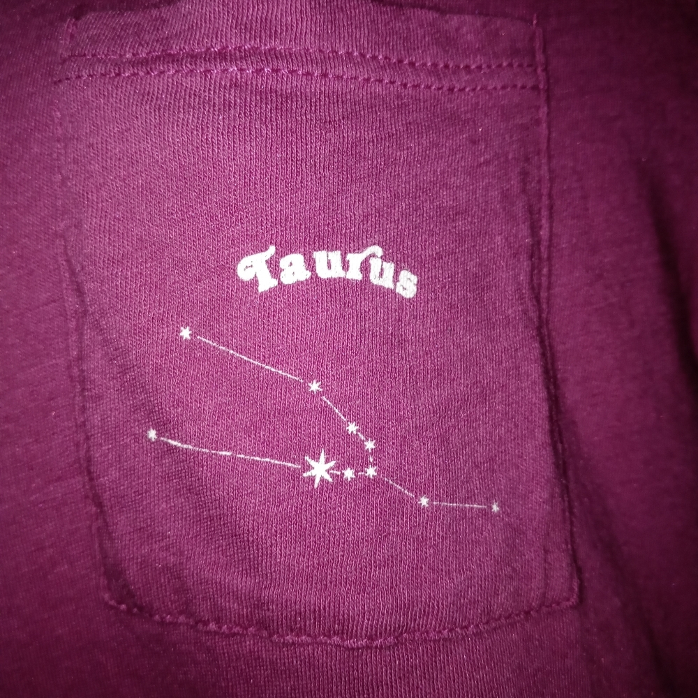 Taurus tee by MICHELLE by CORUNE